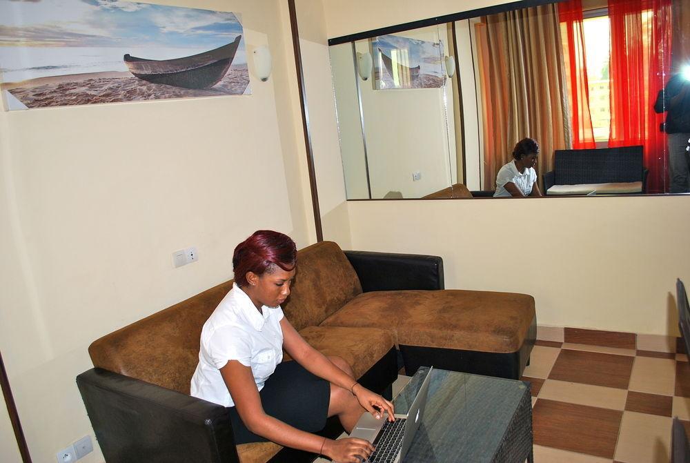 Yaahot Hotel Yaoundé Exterior foto