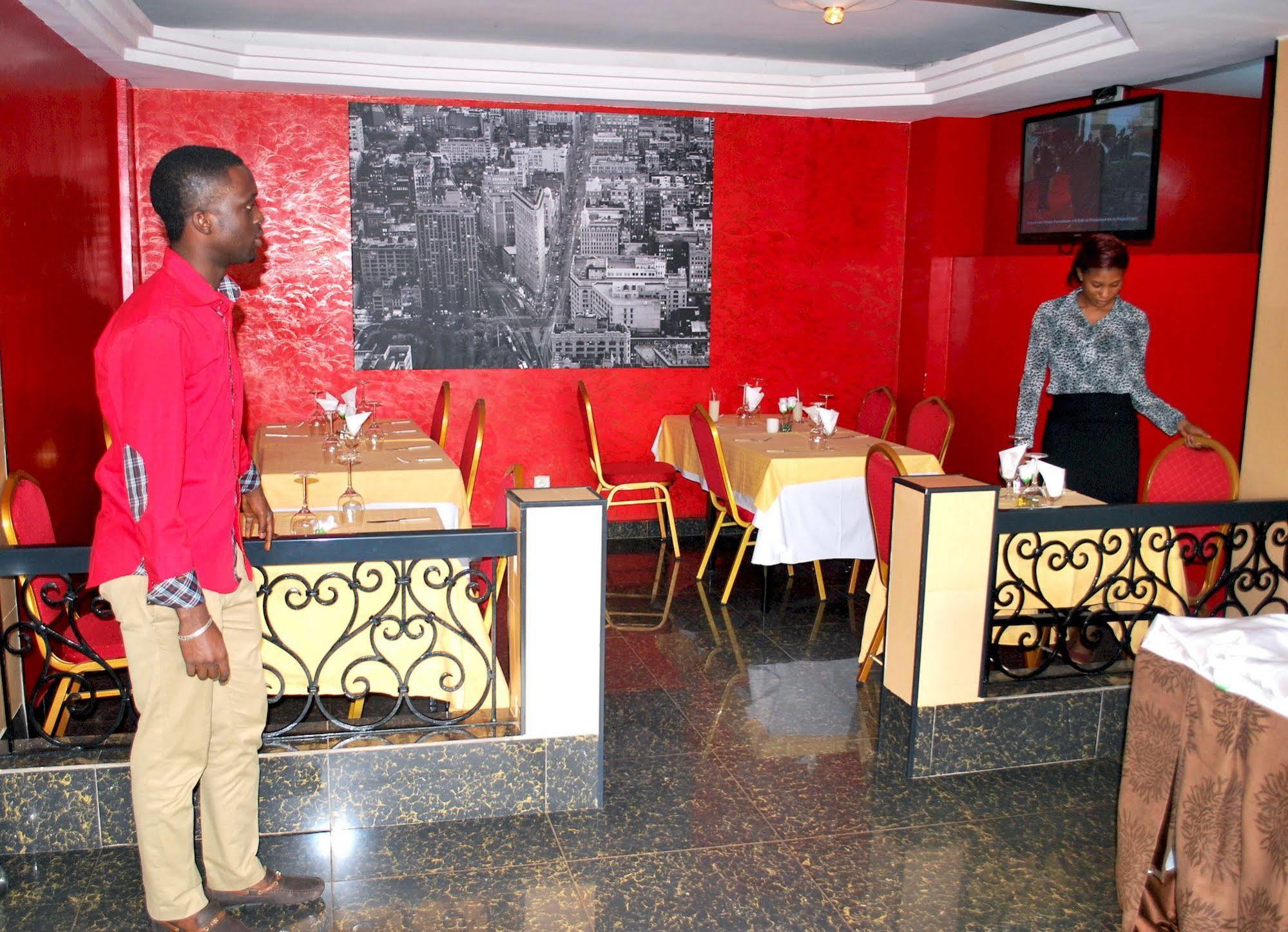 Yaahot Hotel Yaoundé Exterior foto